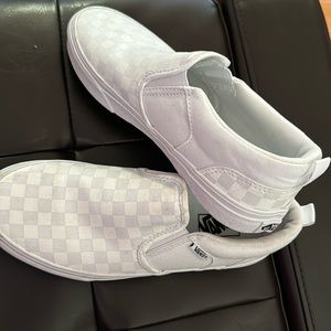 Vans white shoes for kids barely used in almost new condition size 5Y